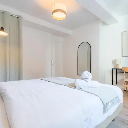 Beautiful Renovated In The Center Of *