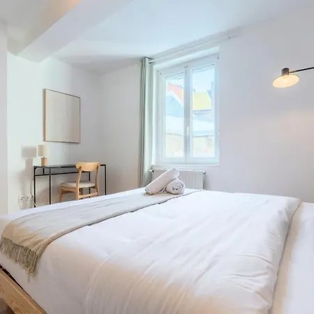 Beautiful Renovated Appart In The Center Of *