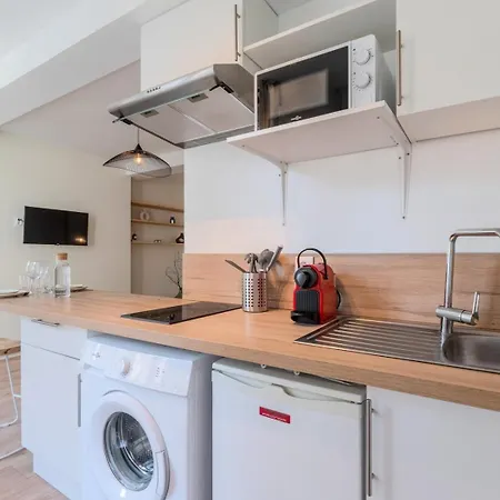 Beautiful Renovated In The Center Of